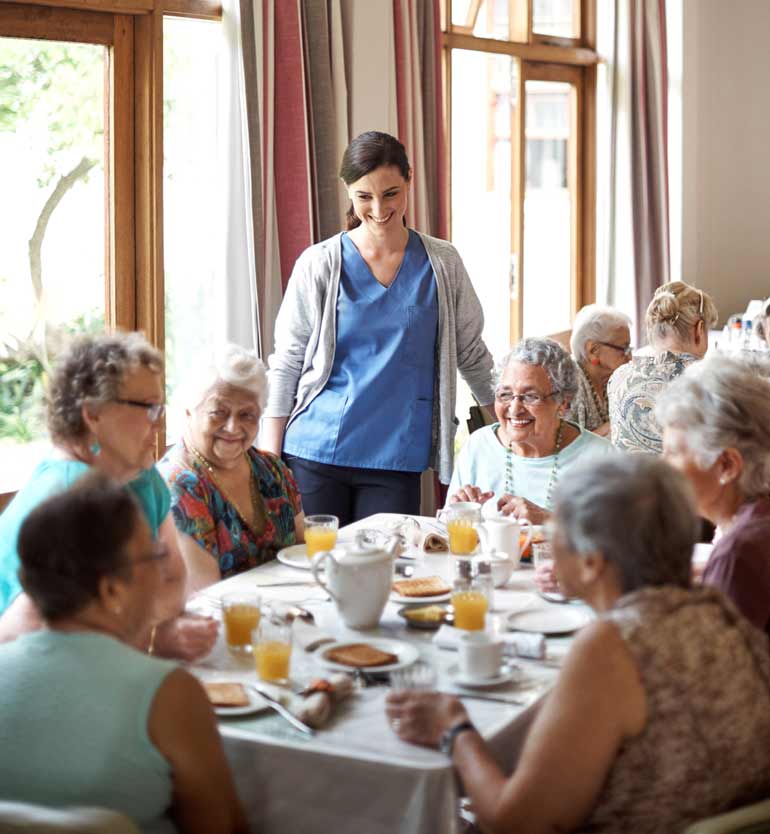 senior-assisted-living-dining